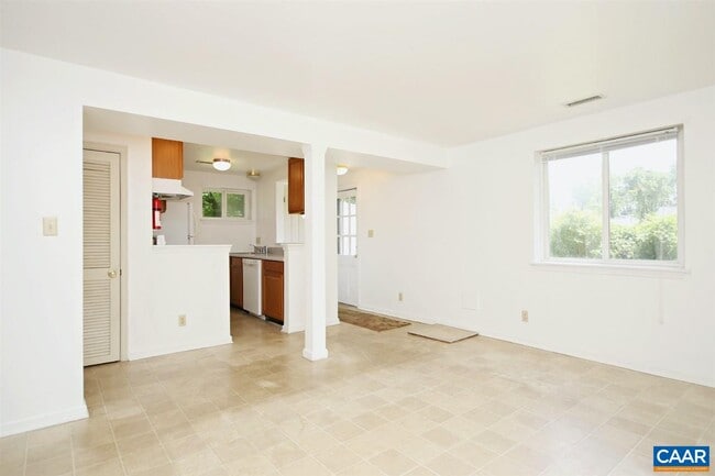 Photo - 124 Thomas Dr House