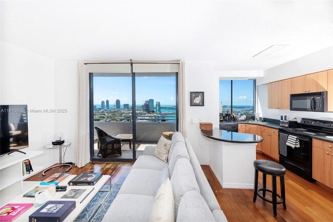 Building Photo - 1330 West Ave Unit 3104