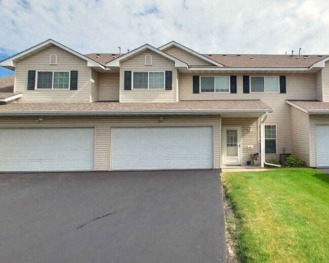 Photo - Nice 3 Bedroom 1.5 Bathroom Townhome in Hu...