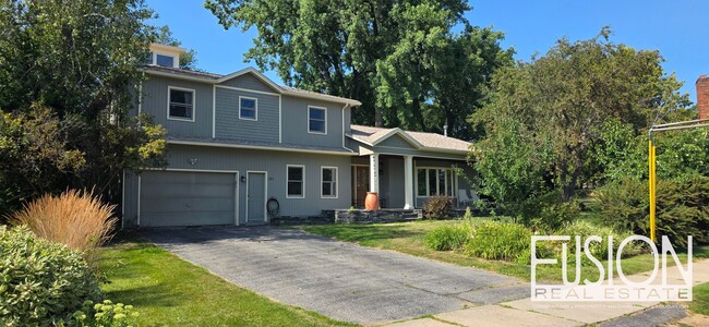 Building Photo - Large, Beautiful, Furnished Home Near the ...