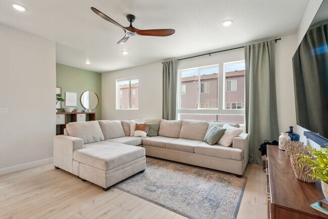 Photo - 972 W 540 S