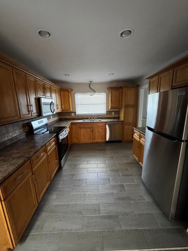 Building Photo - 1886 SE Boma Ave