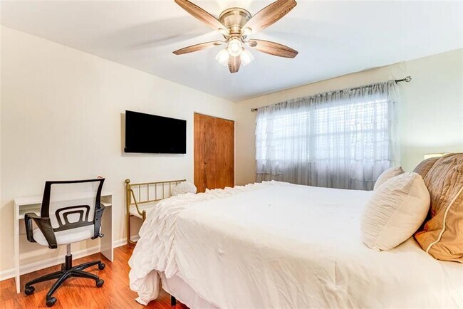 841 Artwood Rd NE Unit 841