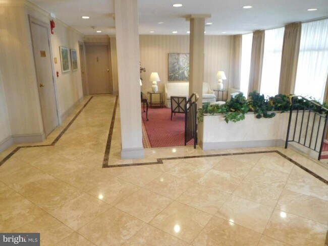 Photo - 4390 Lorcom Ln