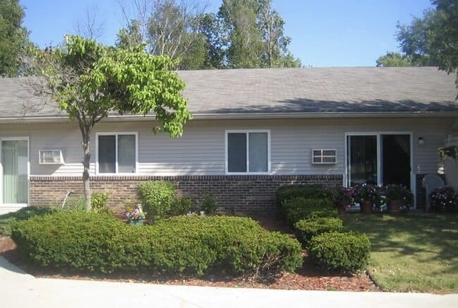 Building Photo - 839 S Clinton St