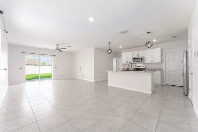 Photo - "Spacious 5-Bed Oasis located in SouthShore Bay!