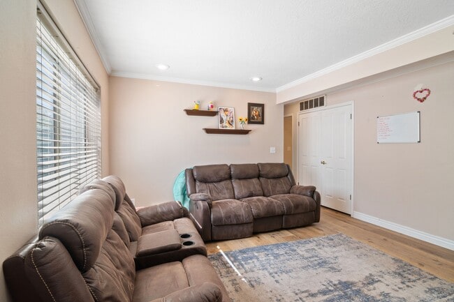 Photo - 1559 N 550 W