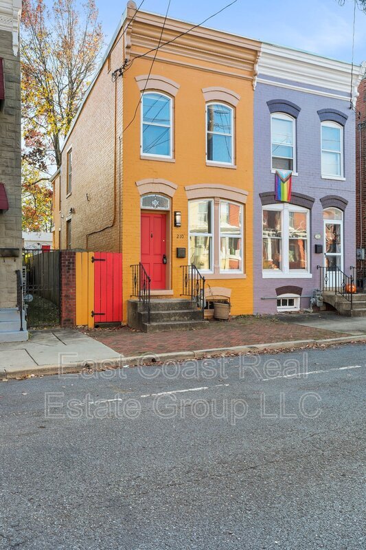 Photo - 210 W South St