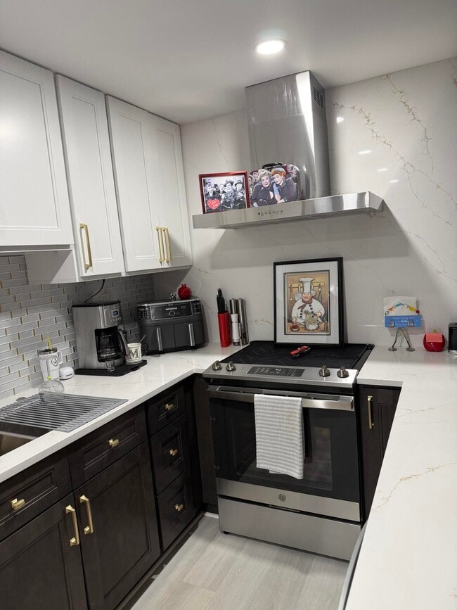 Photo - 1066 Ainslie Dr Unit 1066