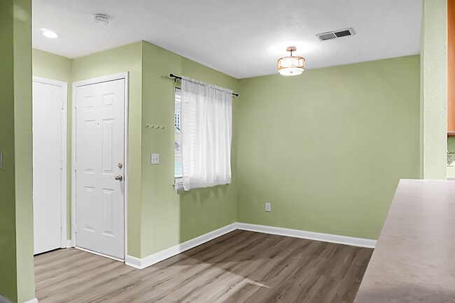 Photo - 278 Alexandra Dr