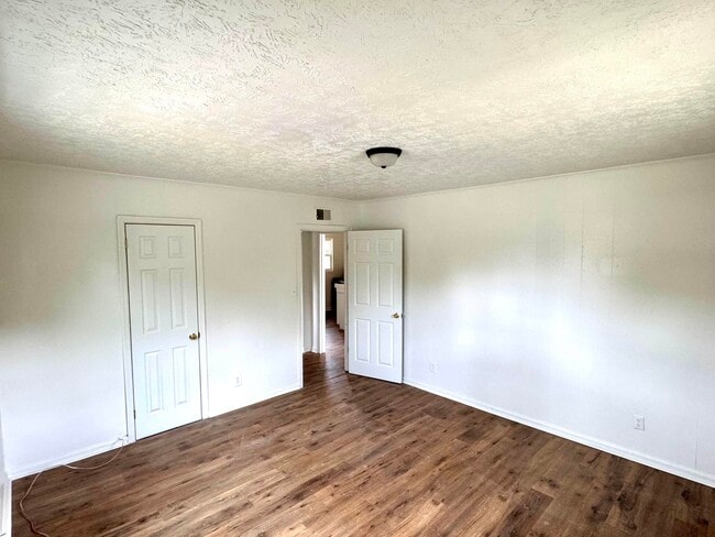 Photo - 532 Hampton Ave NW