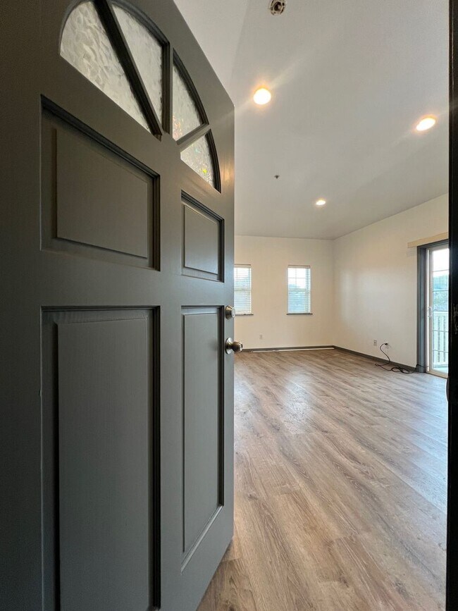 Photo - Pine Street, 2660-2670 Unit 2674 Pine