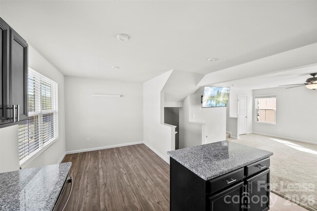 Photo - 708 Dillon Wy