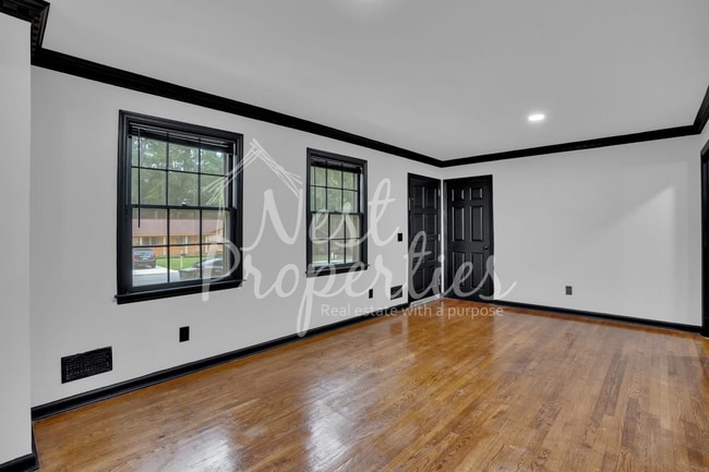 Photo - 1932 Greenwyche Ave