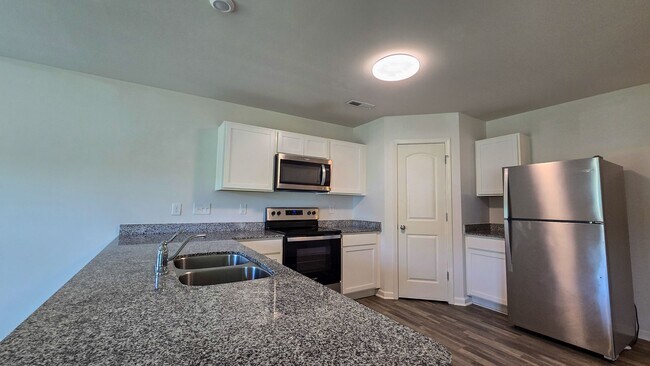 Photo - 1810 S Hill Ave