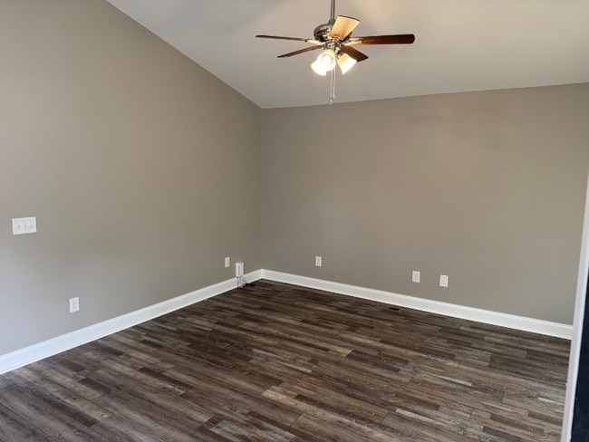 Photo - 623 Fondel Ln