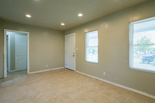 Photo - 1808 Magnolia St