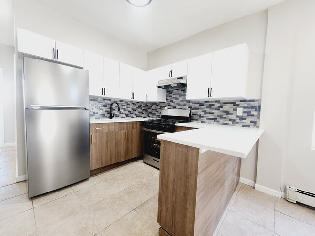 Building Photo - 134 Wilkinson Ave Unit 2R