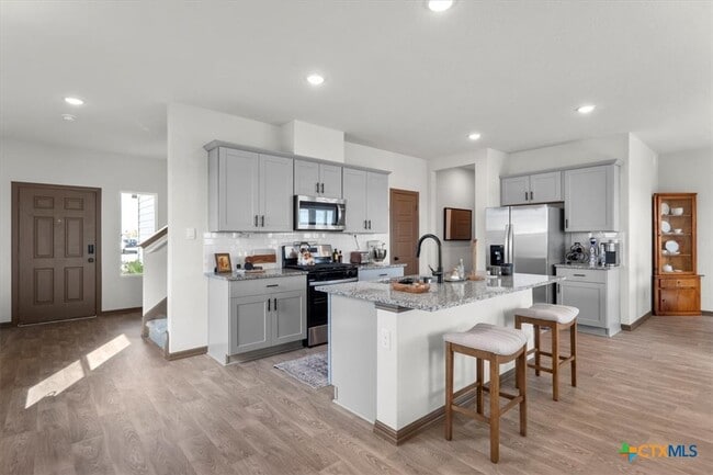 Photo - 410 Kayden Pt