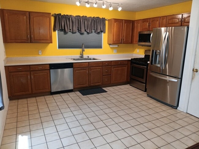 Photo - Three Bedroom, Two bathroom House on the W...