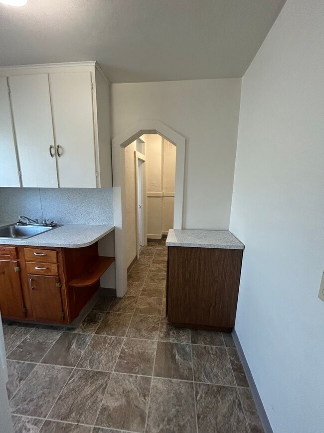 Photo - (844) NW 15th St. - 1 bedroom / 1 Bathroom - ALL UTILITIES PAID! Unidad 5