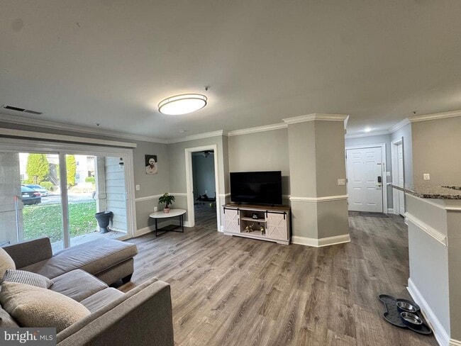 Building Photo - 1060 Gardenview Loop Unit 204