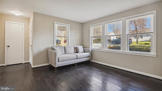 Building Photo - 1123 Parrish Dr Rental