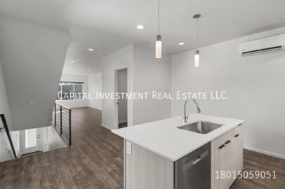 Photo - 1689 S W Temple St