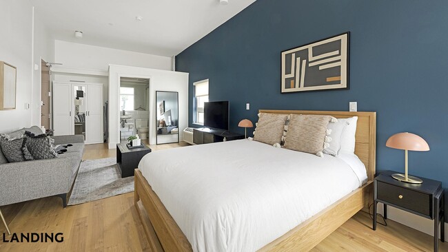 Building Photo - 135 Adams St