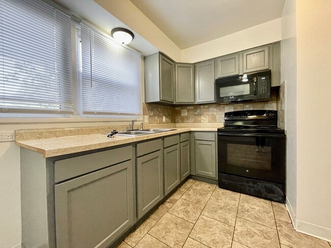 Photo - Curwood Avenue SE - 4218-4220 Unit 4220 Curwood Avenue SE