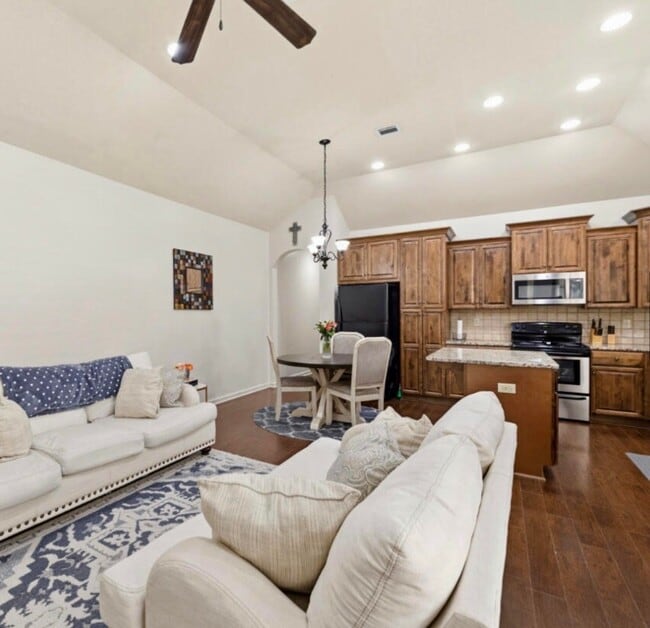 343 Chimney Rock Blvd