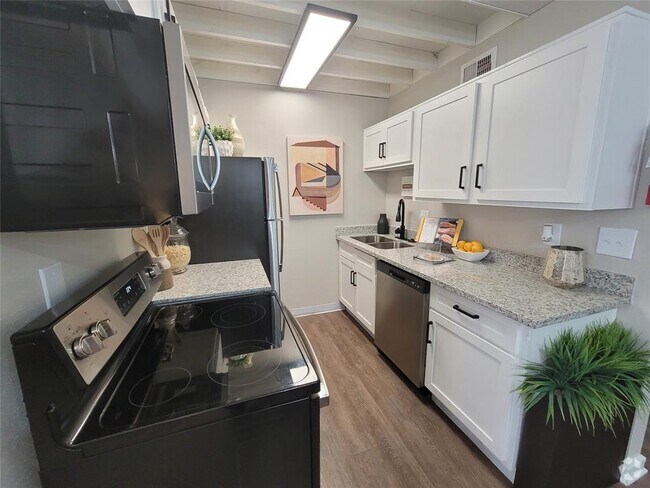 Building Photo - 5110 Azalea Trace Dr Unit 1707 Rental