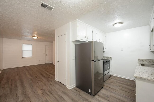 Building Photo - 406 Wall St Rental