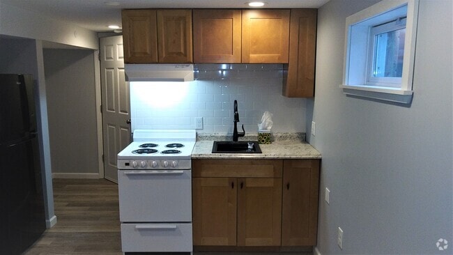 Building Photo - 1000 Charles St Unit Basement Apartment