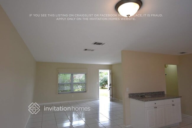 Photo - 785 SW Belmont Cir