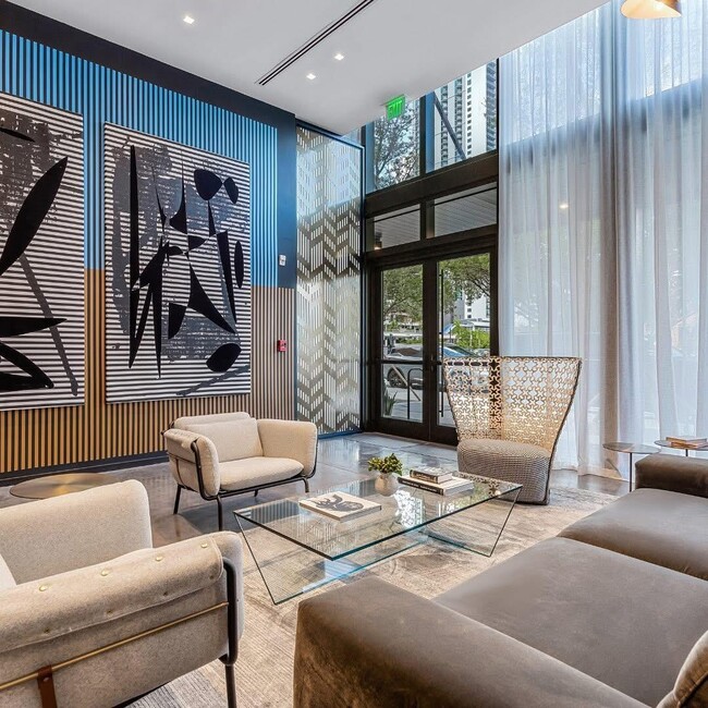 Photo - 398 NE 5th St Unidad 2118