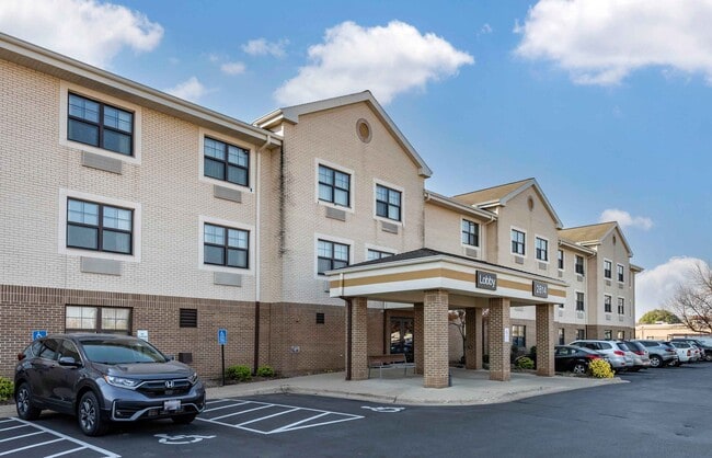 Furnished Studio-Rochester - North