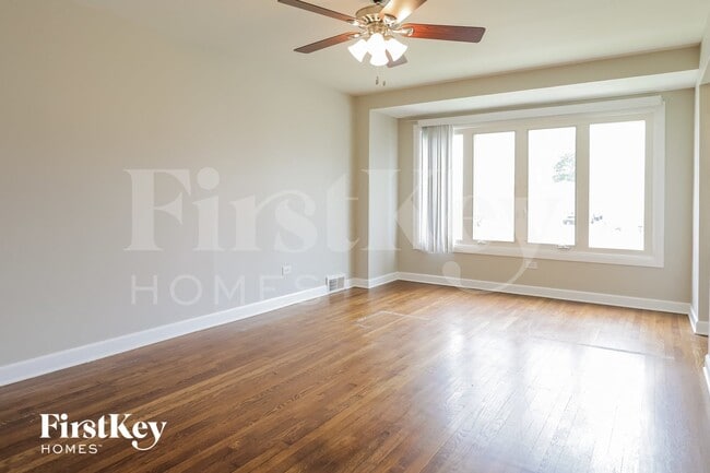 Photo - 8025 S Kolin Ave