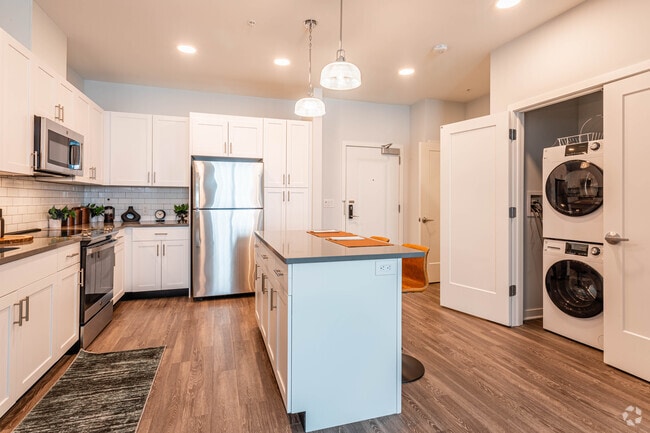 Kitchen - 1BR, 1BA - 770 SF