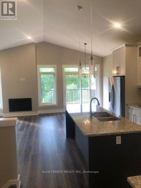 10 McPherson Ct
