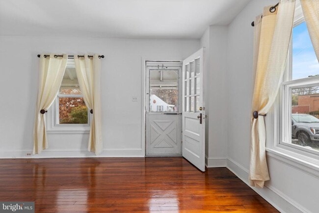 Building Photo - 134 Plant Ave