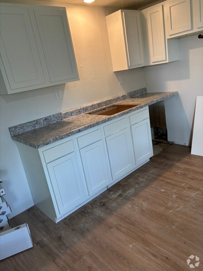 Building Photo - 405 Joan Dr Rental