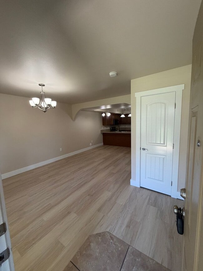 Building Photo - 9965 W Rosecroft Ct Unit 9965 Rosecroft Ct. #102