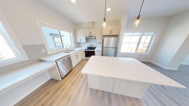 Photo - 3640-139 139 Ave NW Unité 73 / L