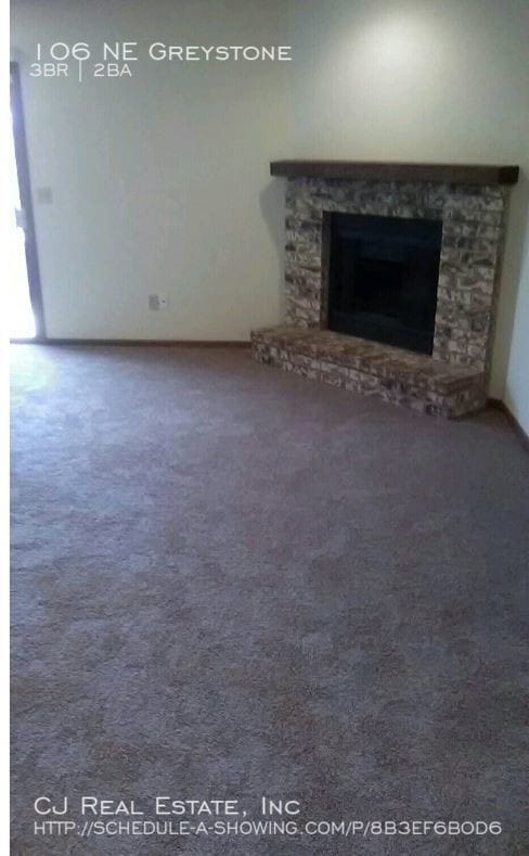 Photo - 106 NE Greystone Dr