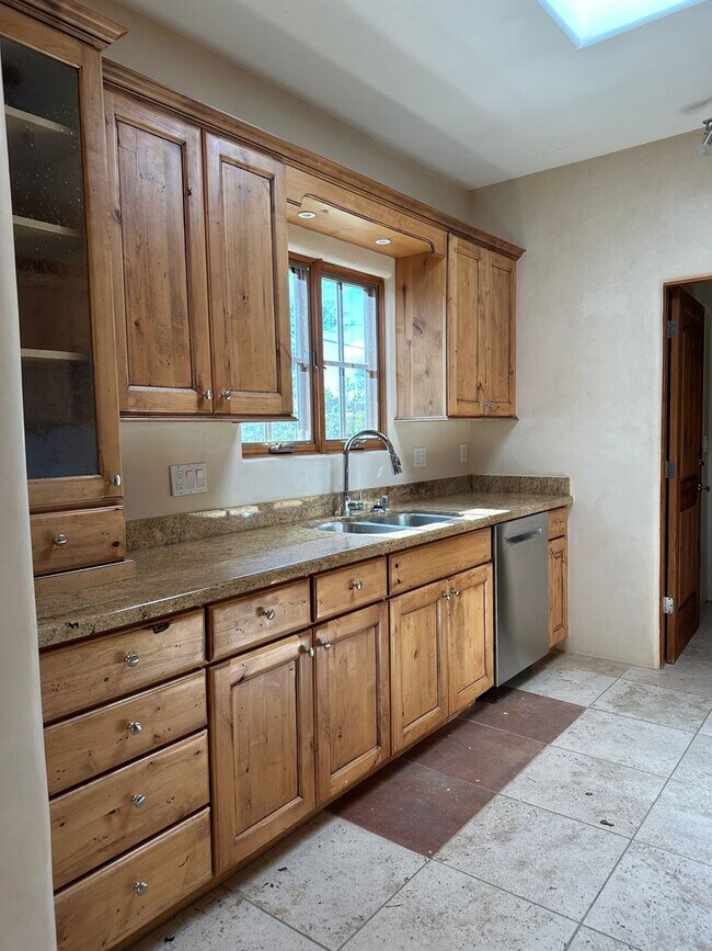 Photo - 737 Don Cubero Alley