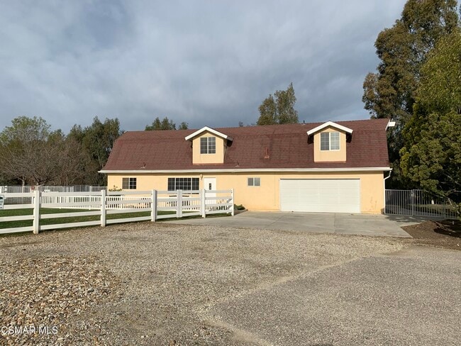 Building Photo - 5837 E Los Angeles Ave