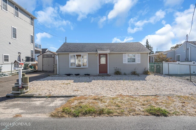 Photo - 204 Butler Blvd