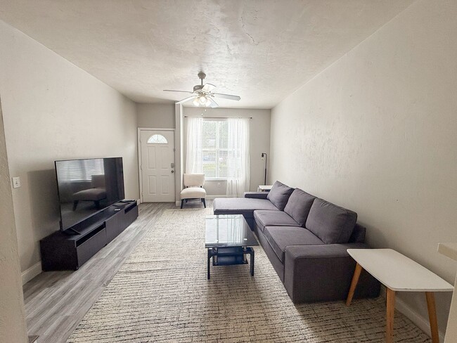 Photo - Victoria Station #132