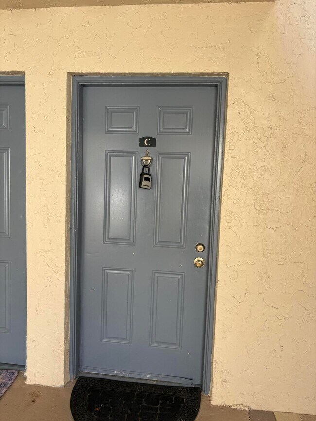 Photo - 1545 Lake Crystal Dr Unit C